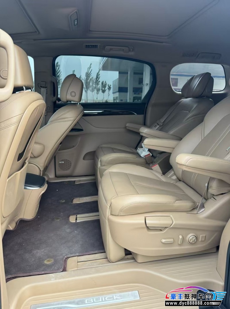 17年别克GL8轿车抵押车出售