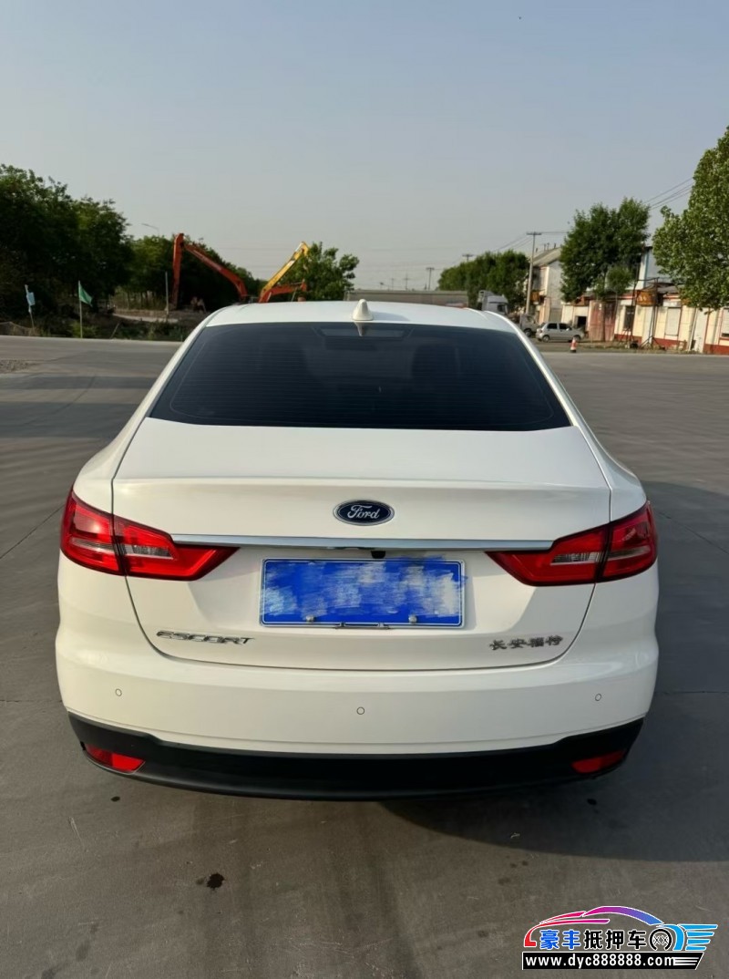 20年福特福睿斯轿车抵押车出售