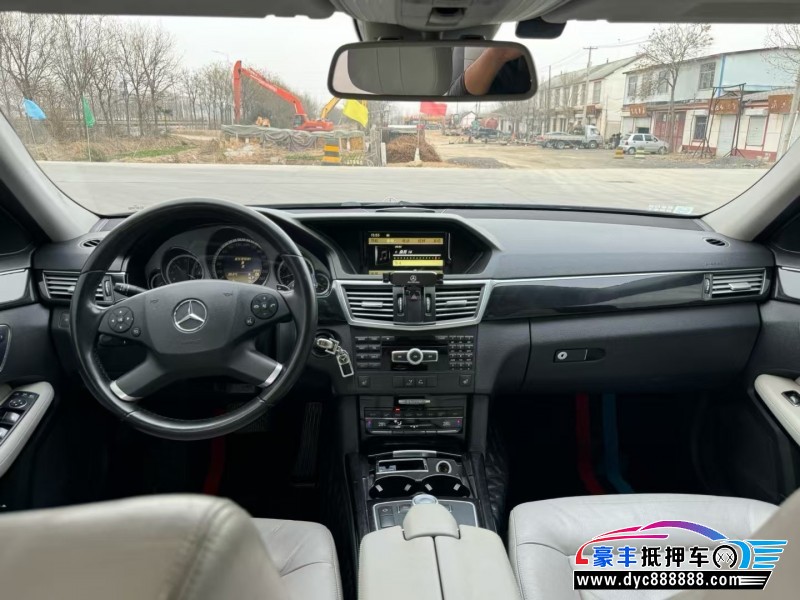 12年奔驰E轿车抵押车出售
