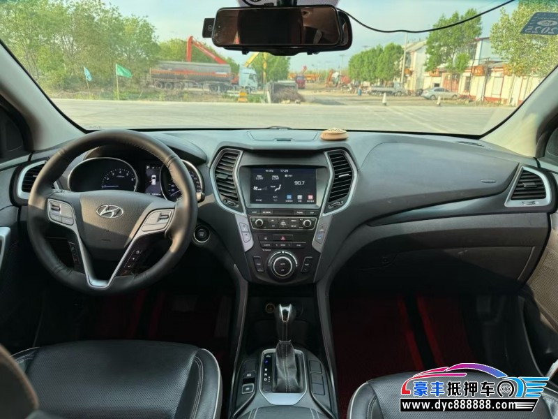 17年现代新胜达轿车抵押车出售