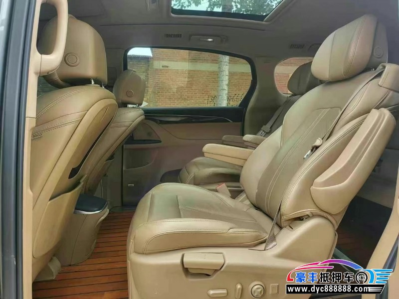 17年别克GL8轿车抵押车出售