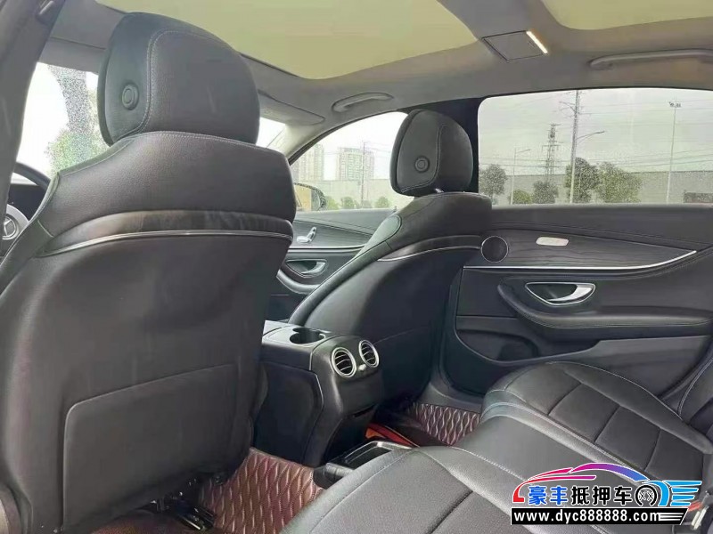 20年奔驰E轿车抵押车出售