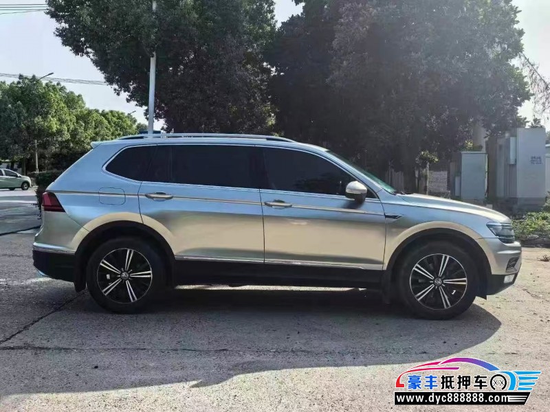 18年大众途观轿车抵押车出售