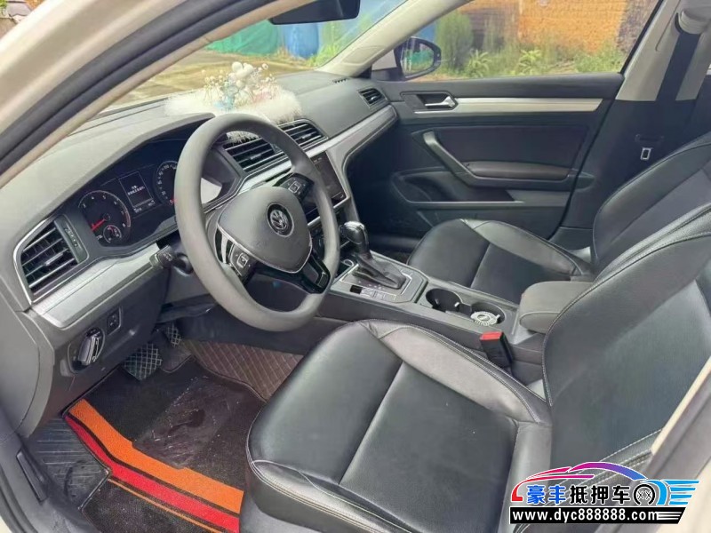 21年大众凌渡轿车抵押车出售