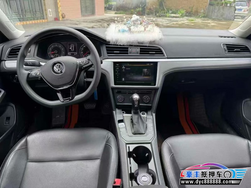 21年大众凌渡轿车抵押车出售