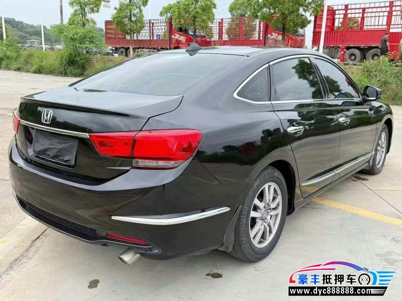 18年本田思铂睿轿车抵押车出售