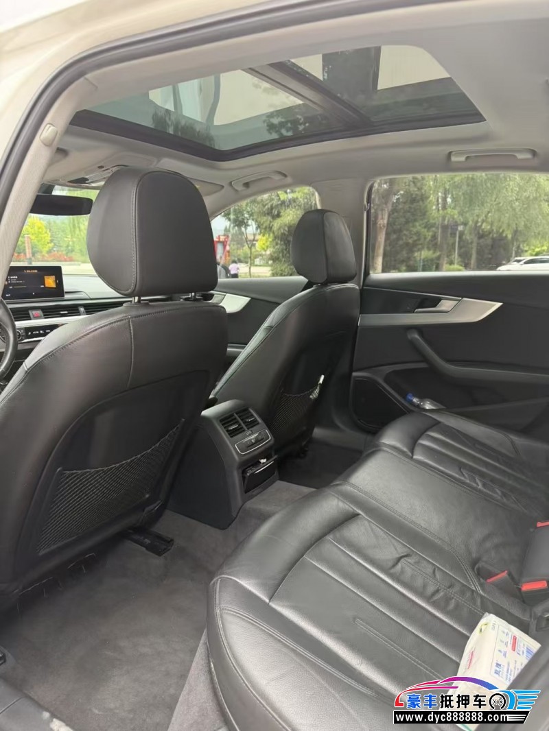 20年奥迪A4L轿车抵押车出售