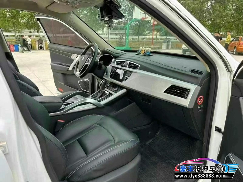 17年吉利博越轿车抵押车出售