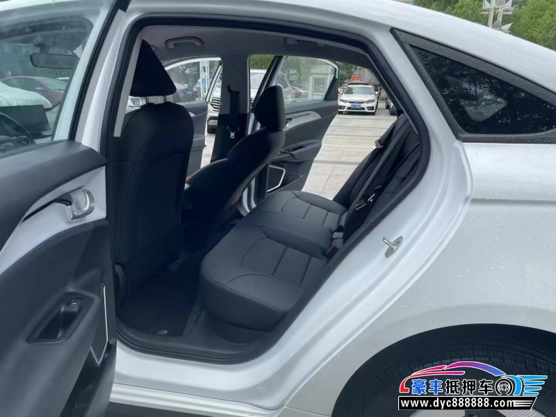 24年吉利几何轿车抵押车出售