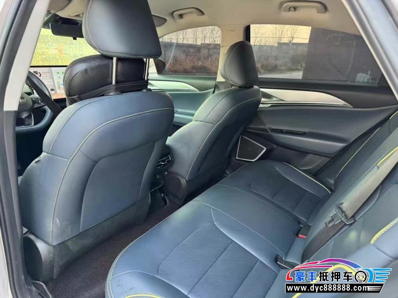 24年吉利几何轿车抵押车出售