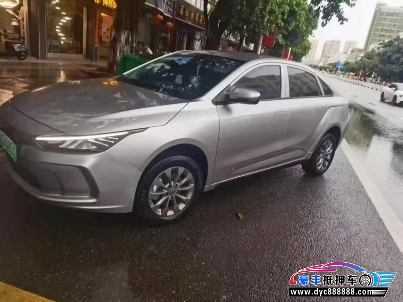 24年吉利几何轿车抵押车出售