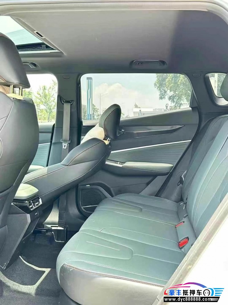 24年吉利博越轿车抵押车出售