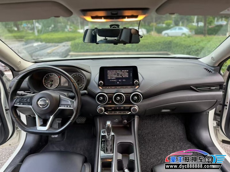 20年日产轩逸轿车抵押车出售