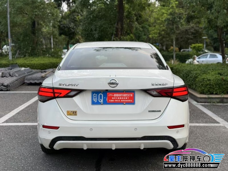 20年日产轩逸轿车抵押车出售