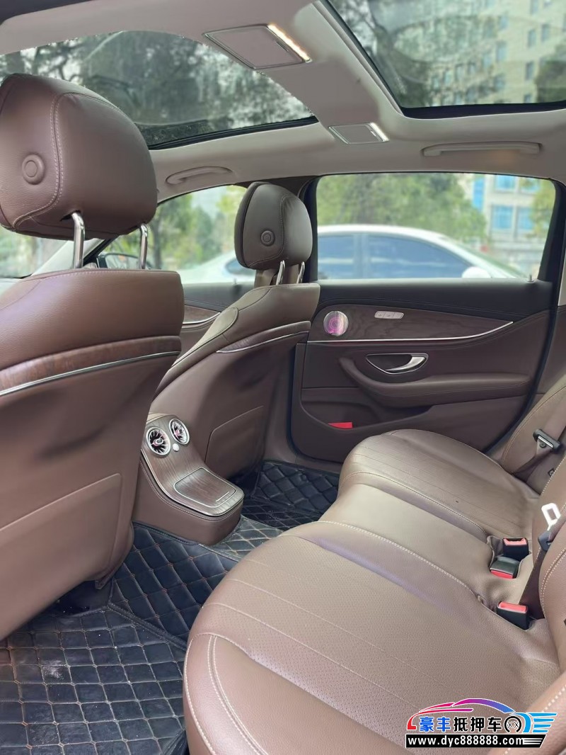 22年奔驰E轿车抵押车出售