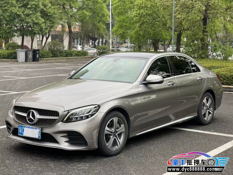 19年奔驰C轿车抵押车出售