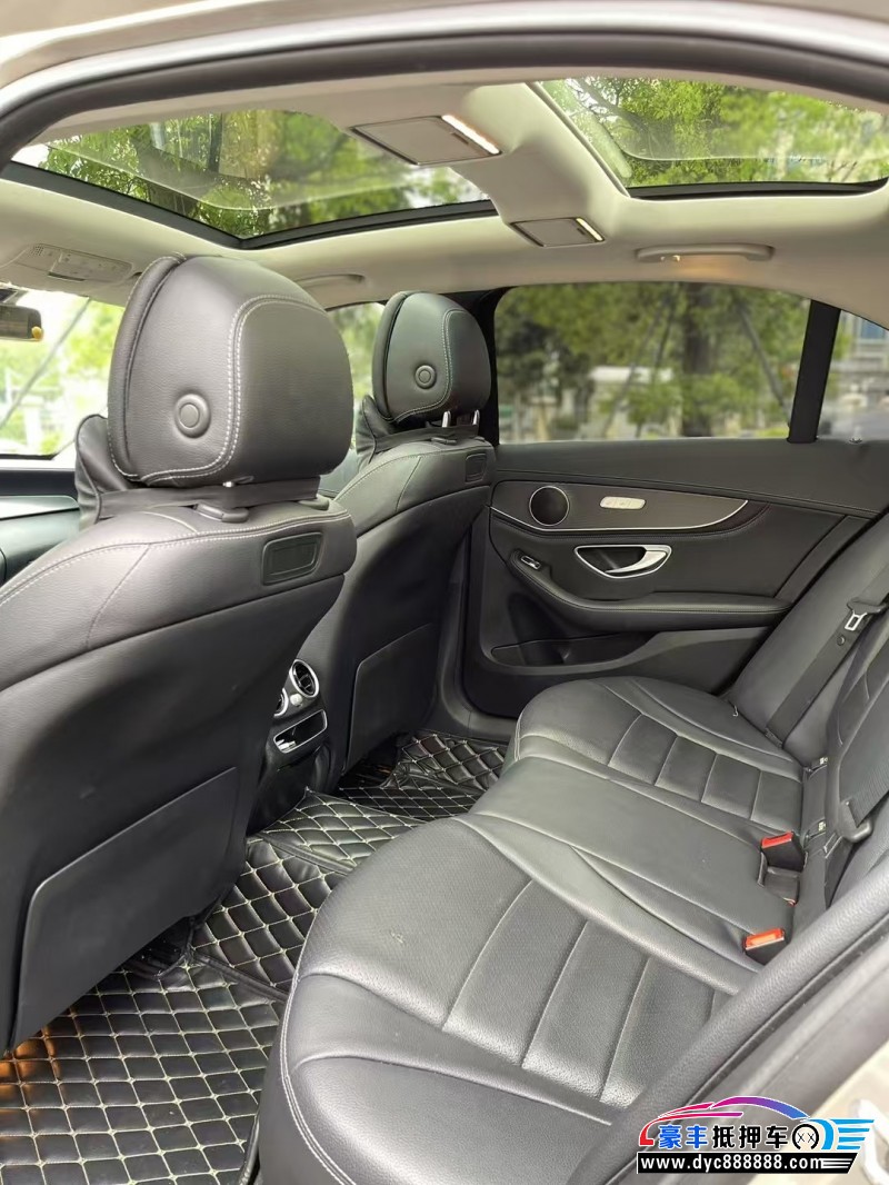 19年奔驰C轿车抵押车出售