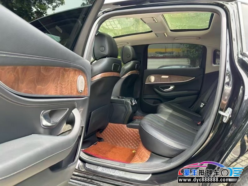 18年奔驰E轿车抵押车出售