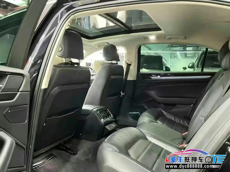 18年大众辉昂轿车抵押车出售