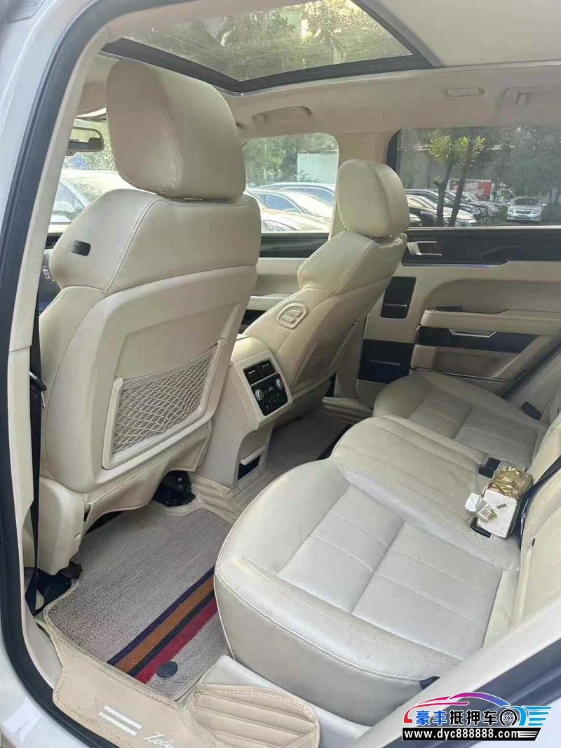 17年众泰T700轿车抵押车出售