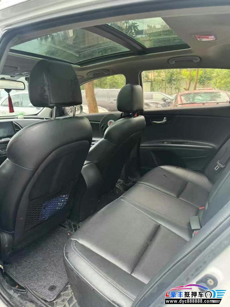 16年起亚K4轿车抵押车出售