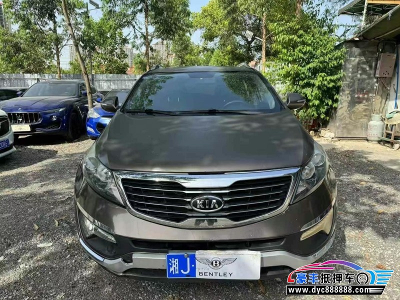 13年起亚智跑轿车抵押车出售