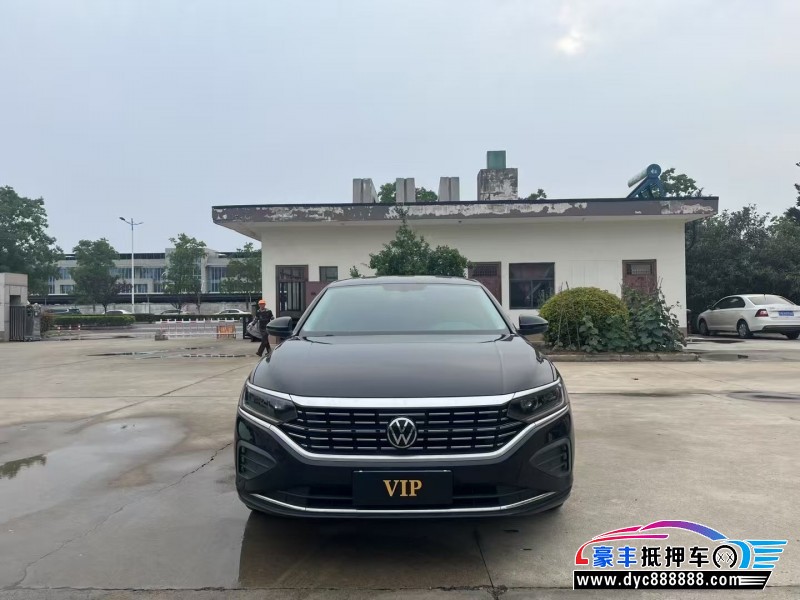 抵押车出售24年大众帕萨特轿车