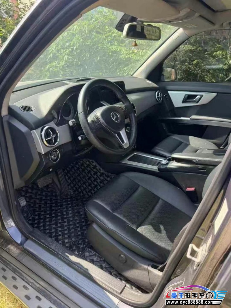 14年奔驰GLK轿车抵押车出售