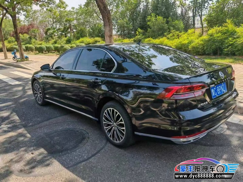 17年大众辉昂轿车抵押车出售