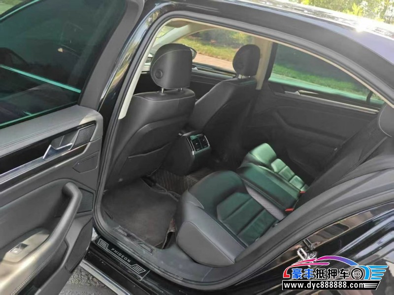 17年大众辉昂轿车抵押车出售