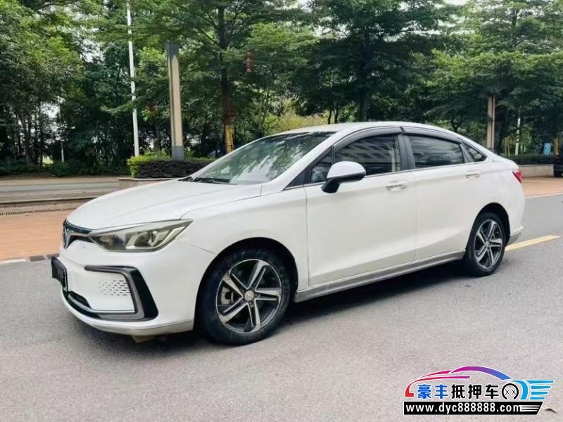 19年北汽新能源EU系列轿车抵押车出售