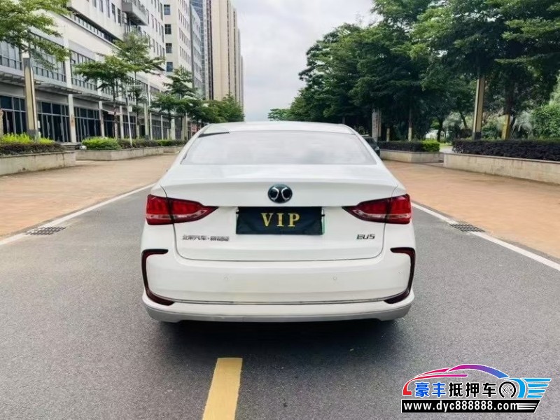 19年北汽新能源EU系列轿车抵押车出售