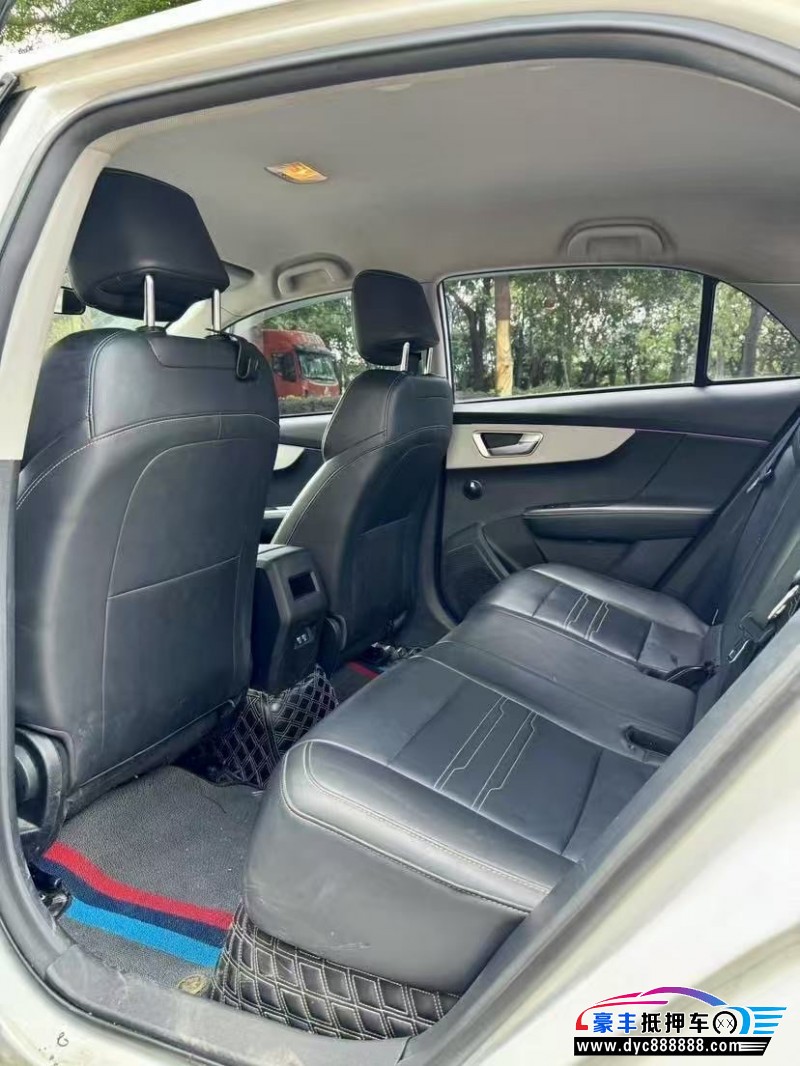 23年比亚迪秦轿车抵押车出售