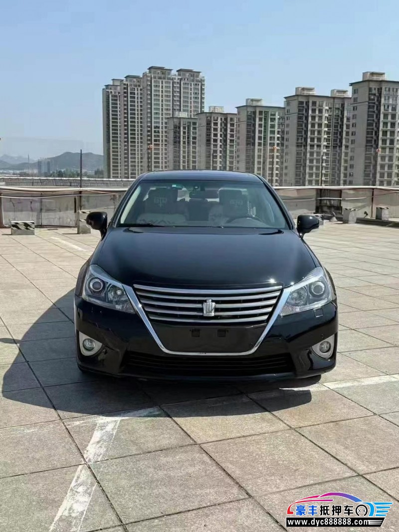 13年丰田皇冠轿车抵押车出售