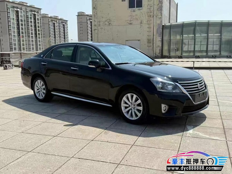 13年丰田皇冠轿车抵押车出售