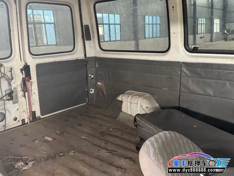 13年福特全顺轿车抵押车出售