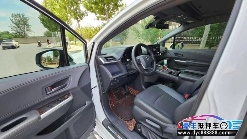 24年丰田格瑞维亚轿车抵押车出售