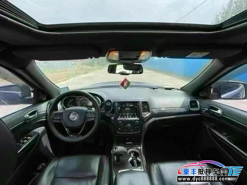 13年Jeep大切诺基轿车抵押车出售