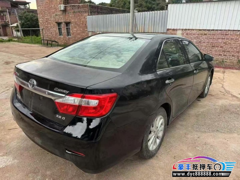 12年丰田凯美瑞轿车抵押车出售