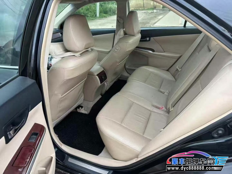 12年丰田凯美瑞轿车抵押车出售