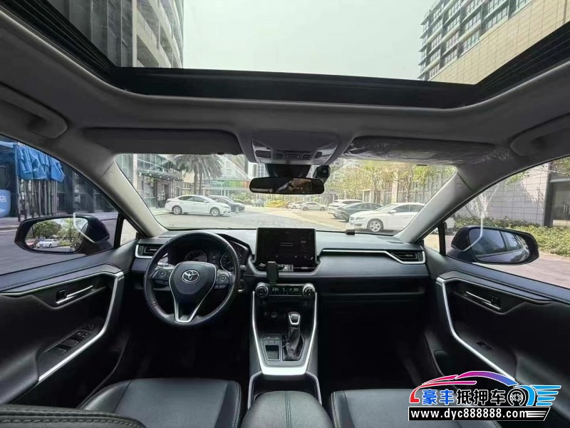 22年丰田威兰达轿车抵押车出售