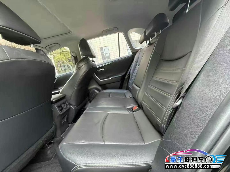 22年丰田威兰达轿车抵押车出售