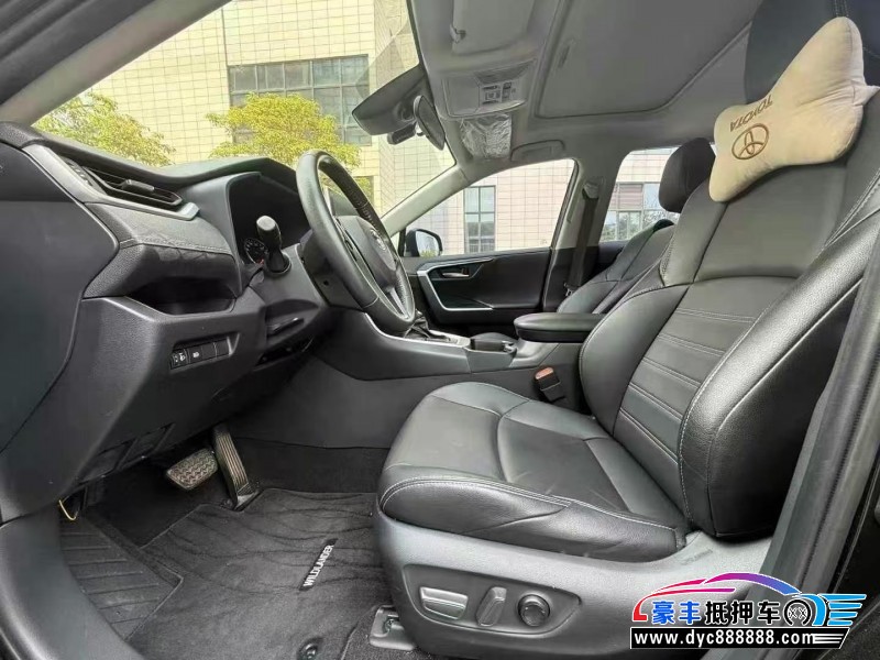 22年丰田威兰达轿车抵押车出售