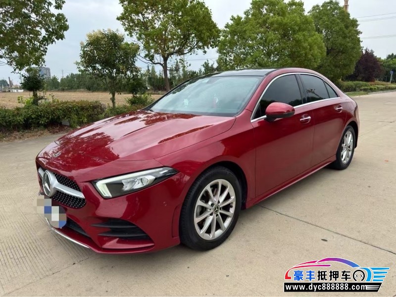 21年奔驰A轿车抵押车出售