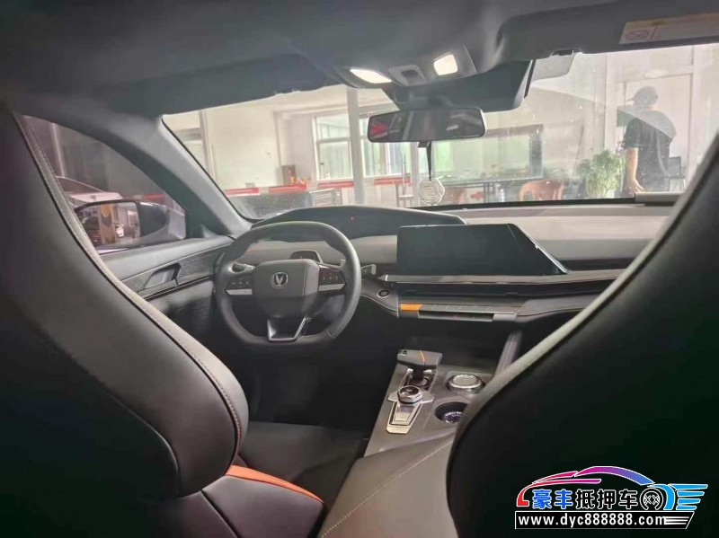 24年长安长安UNI轿车抵押车出售