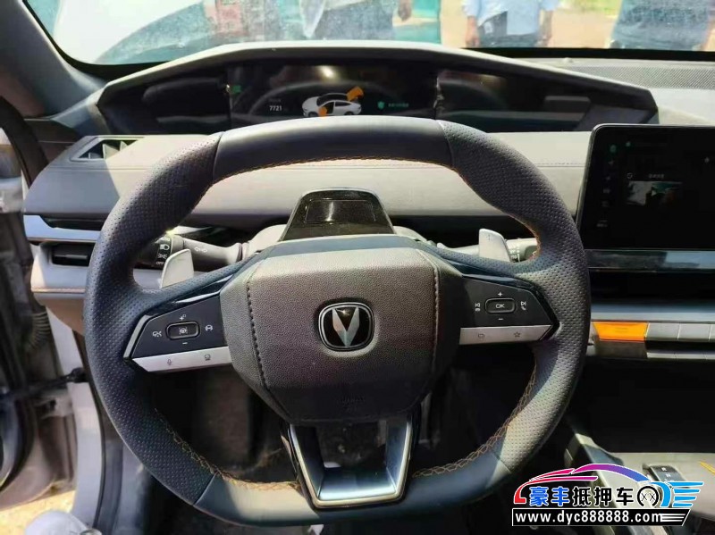 24年长安长安UNI轿车抵押车出售