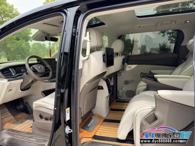 23年腾势D9轿车抵押车出售