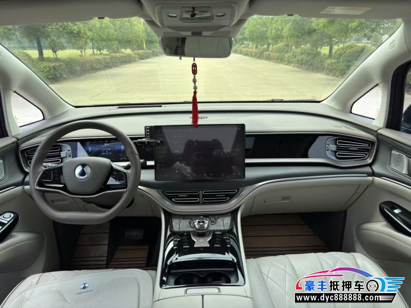 23年腾势D9轿车抵押车出售