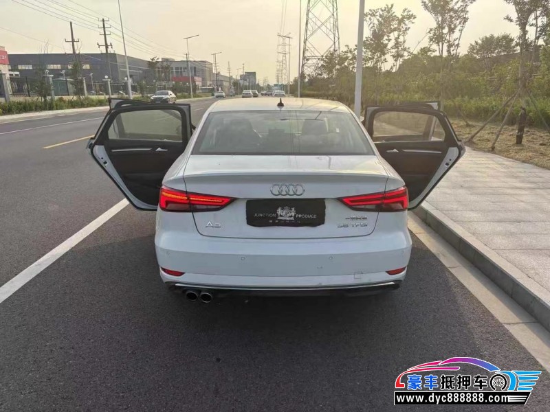 19年奥迪A3轿车抵押车出售