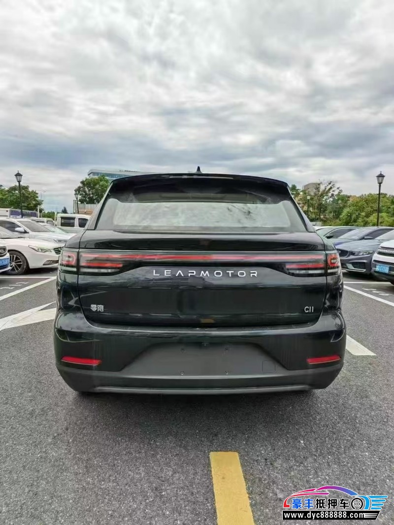 25年零跑C11轿车抵押车出售